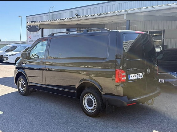 Volkswagen Transporter 2 of 8