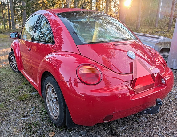 Volkswagen New Beetle 3 of 7