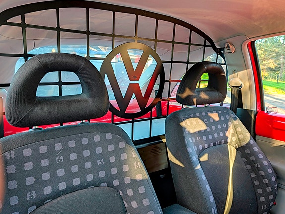 Volkswagen New Beetle 5 of 7