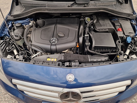 Mercedes-Benz B200 11 of 12