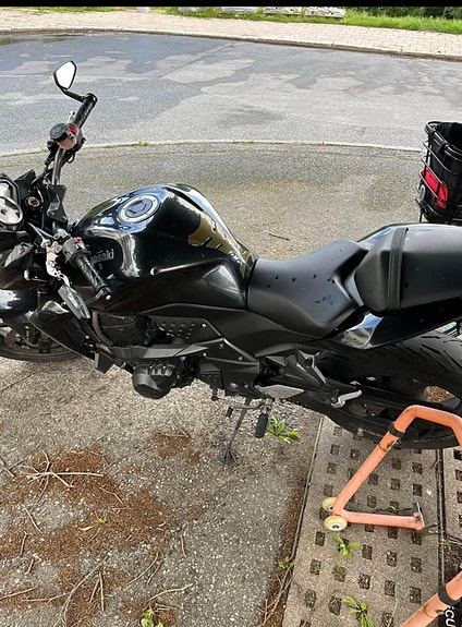 Kawasaki Z750 ABS 2 of 3