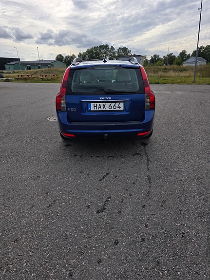 Volvo V50 3 of 6