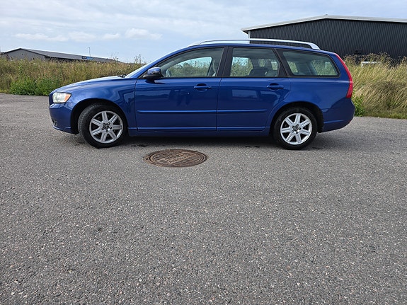 Volvo V50 2 of 6
