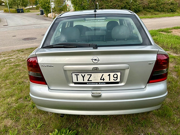 Opel Astra 4 of 10