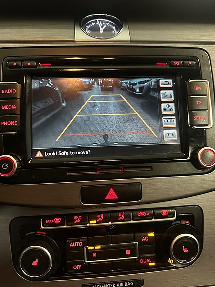Volkswagen Passat 9 of 12
