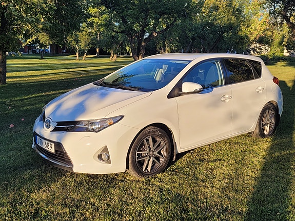 Toyota Auris 3 of 9