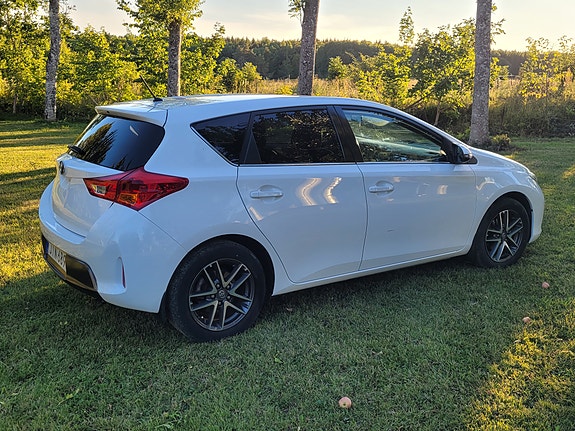 Toyota Auris 6 of 9