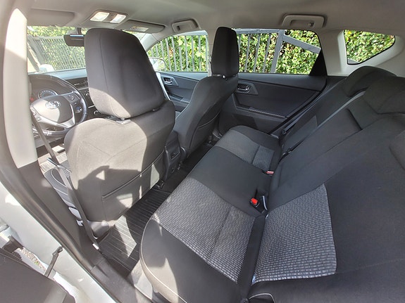 Toyota Auris 8 of 9