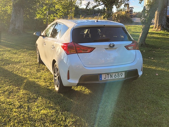 Toyota Auris 5 of 9