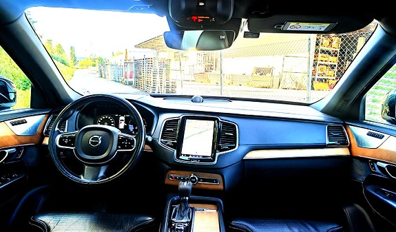 Volvo XC90 20 of 30