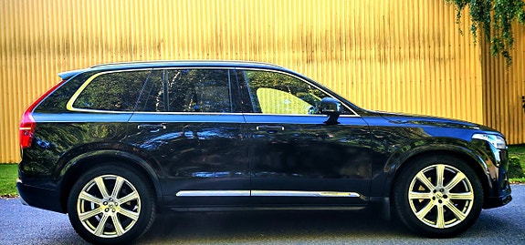 Volvo XC90 2 of 30