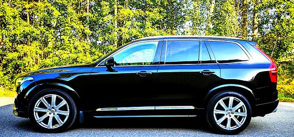 Volvo XC90 3 of 30