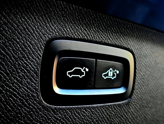 Volvo XC90 17 of 30