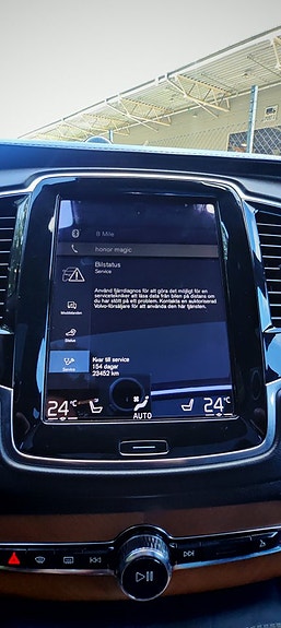 Volvo XC90 24 of 30