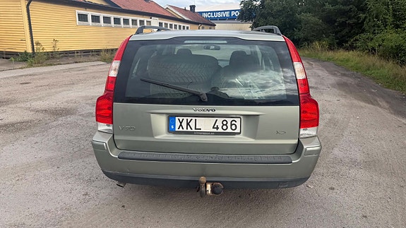 Volvo V70 4 of 6