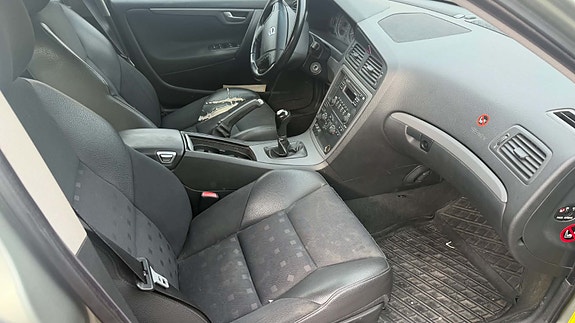 Volvo V70 6 of 6