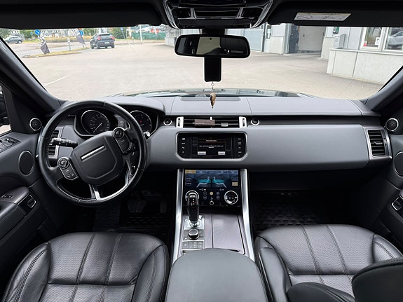 Land Rover Range Rover Sport 5 of 7