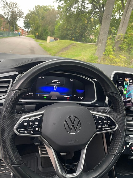 Volkswagen T-Roc 4 of 12