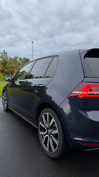 Volkswagen Golf VII 7 of 8