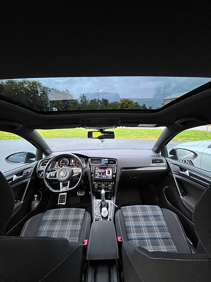 Volkswagen Golf VII 8 of 8