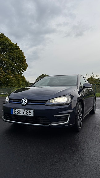 Volkswagen Golf VII 2 of 8