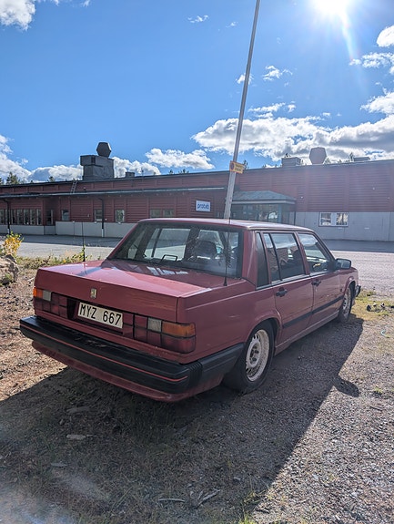 Volvo 740 3 of 8