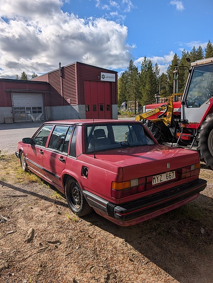 Volvo 740 4 of 8