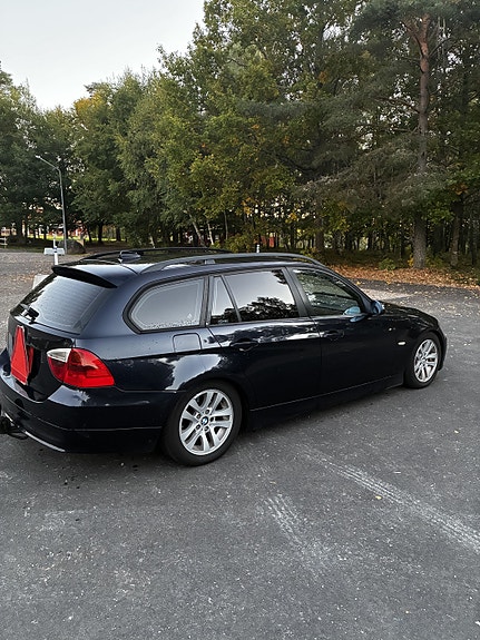 BMW 320d 4 of 9