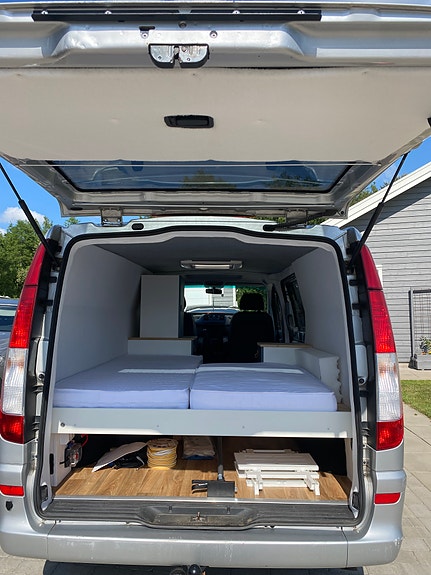 Mercedes-Benz Vito 4 of 8