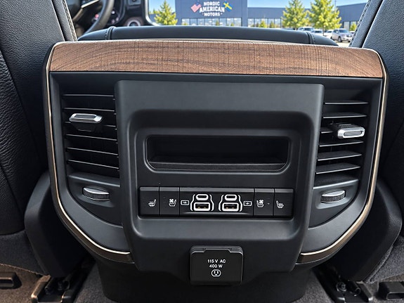 Dodge RAM 1500 13 of 20