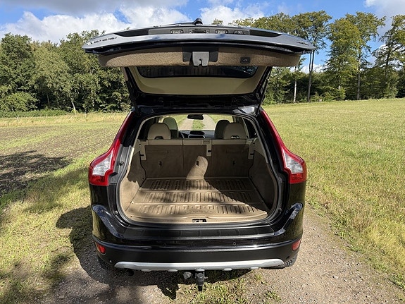 Volvo XC60 9 of 12
