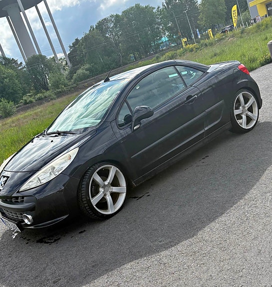 Peugeot 207 CC 2 of 3