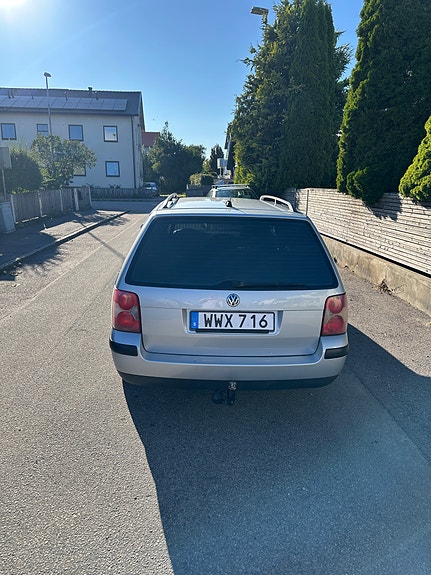Volkswagen Passat 4 of 8
