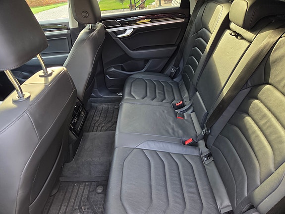 Volkswagen Touareg 6 of 6