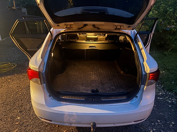 Toyota Avensis 6 of 6