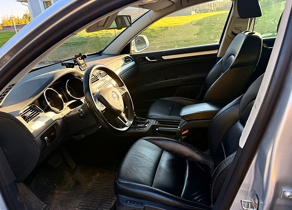 Skoda Superb 3 of 5