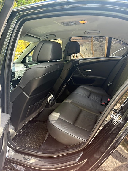 BMW 530i 6 of 8