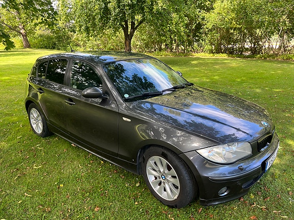 BMW 120d 2 of 12