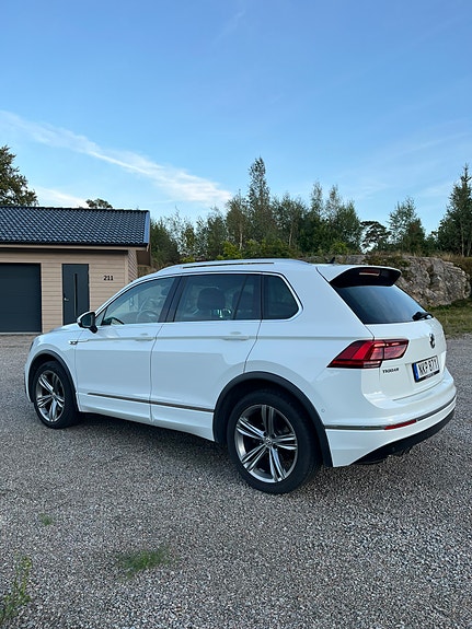 Volkswagen Tiguan 3 of 6
