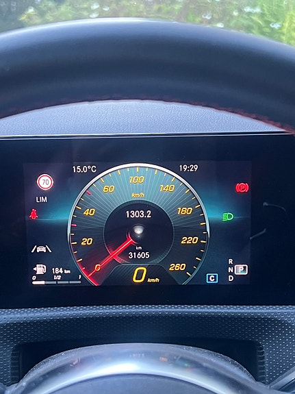 Mercedes-Benz A200 6 of 9