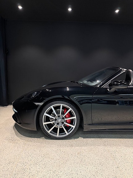 Porsche 718 Boxster S 5 of 18