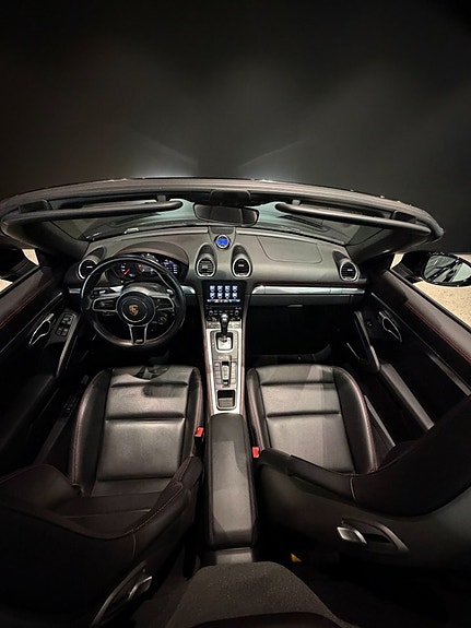 Porsche 718 Boxster S 18 of 18