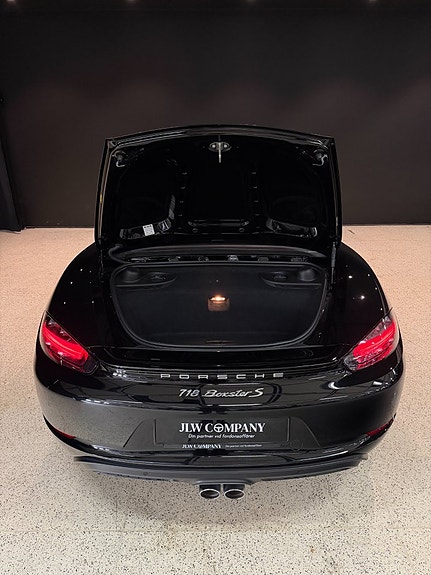 Porsche 718 Boxster S 11 of 18