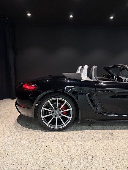 Porsche 718 Boxster S 8 of 18
