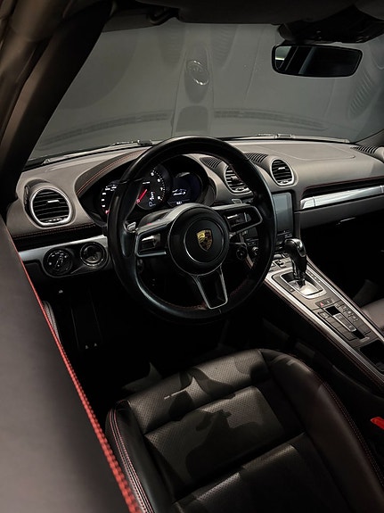 Porsche 718 Boxster S 13 of 18