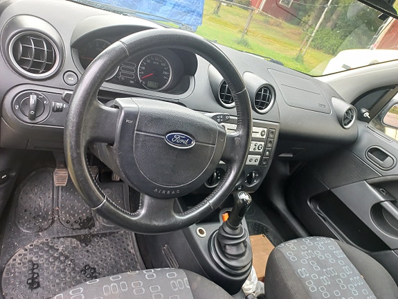 Ford Fiesta 7 of 8