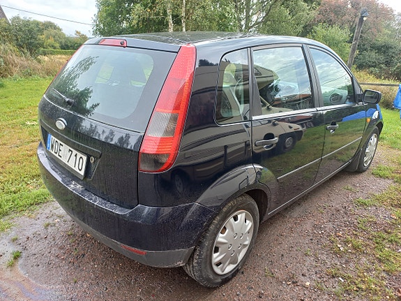 Ford Fiesta 3 of 8