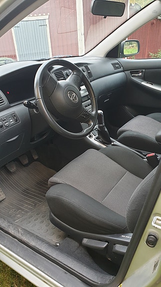 Toyota Corolla 4 of 8