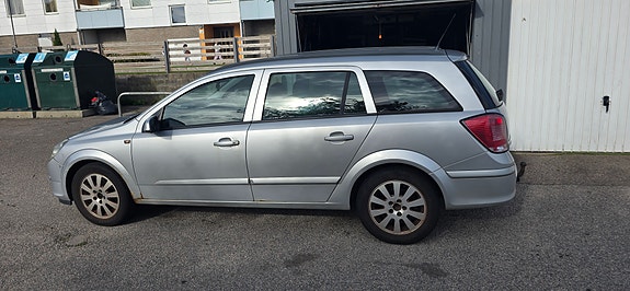 Opel Astra 2 of 5