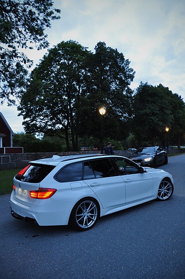 BMW 320d 14 of 15